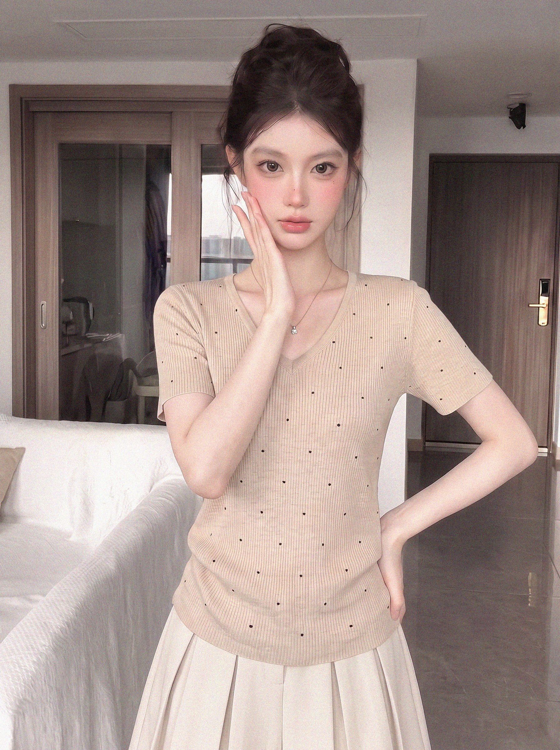 French Style Polka Dot V-Neck Knit T-Shirt for Women Summer Soft Slim Short Sleeve Top - Image 2