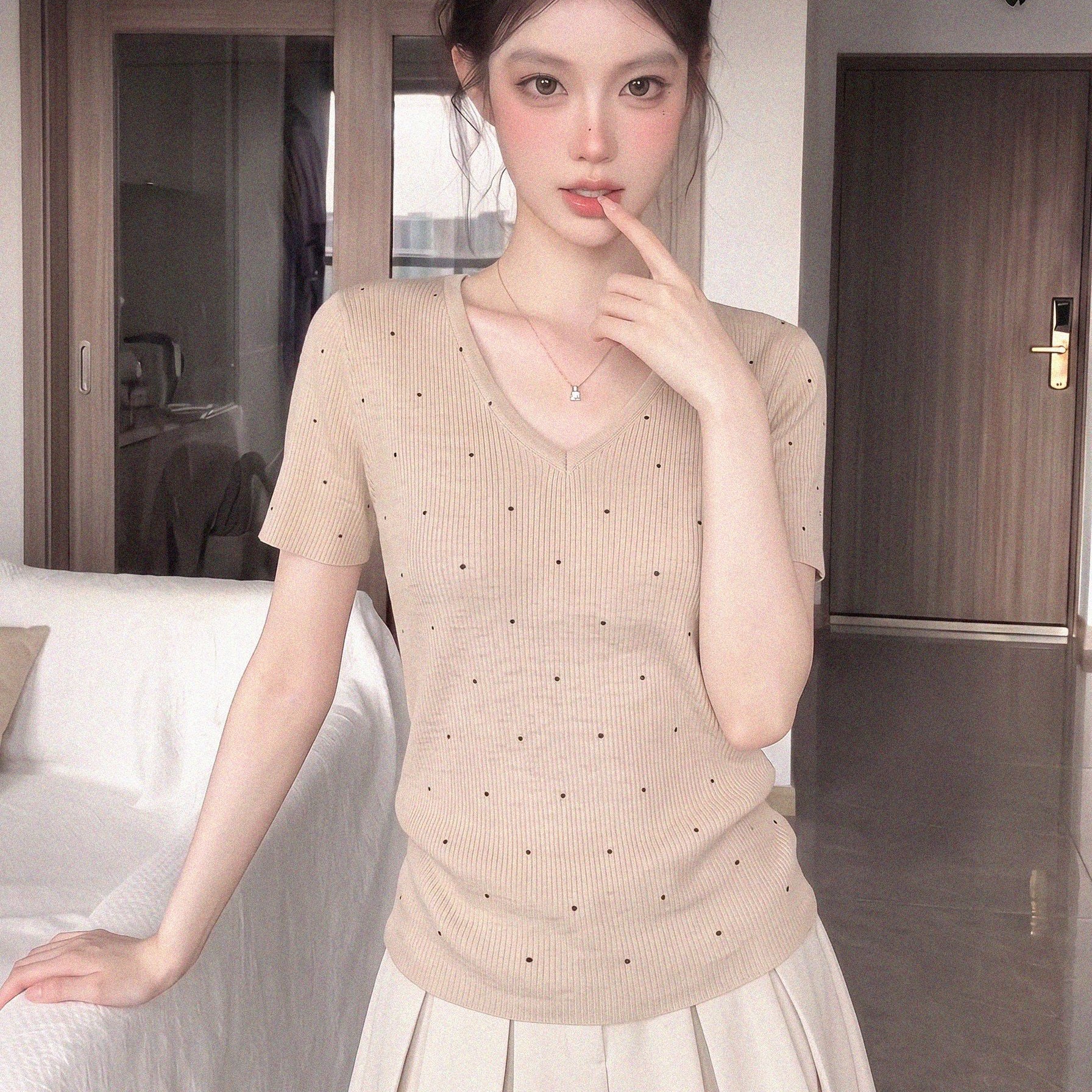 French Style Polka Dot V-Neck Knit T-Shirt for Women Summer Soft Slim Short Sleeve Top - Image 5