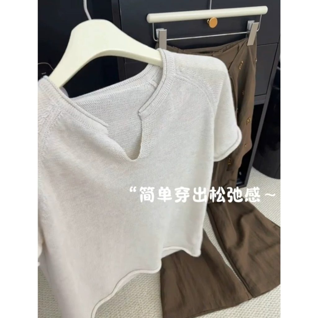 Old Money Style Oatmeal V-Neck Rolled Short Sleeve Knit Top for Women Summer
