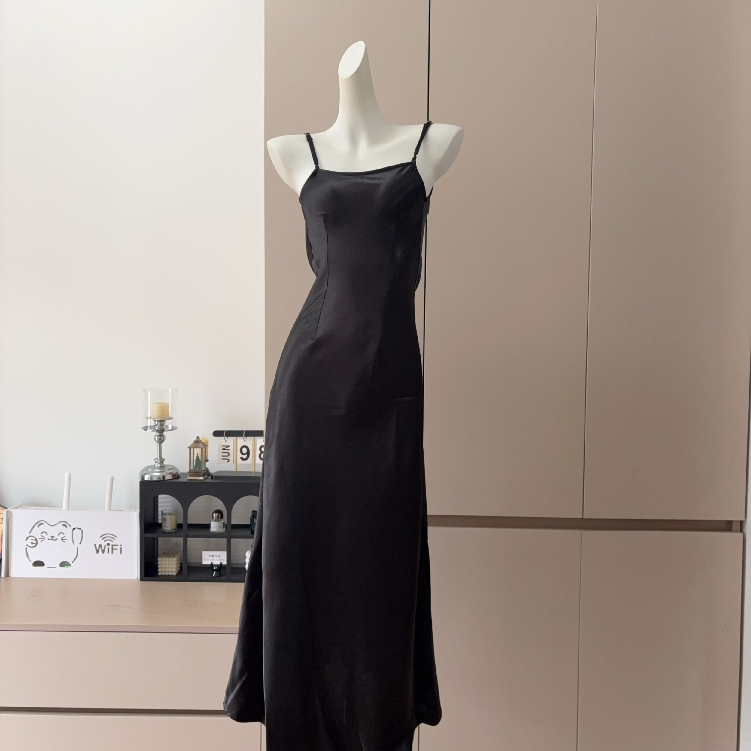 Royal Blue Green Black Satin Bodycon Maxi Dress with Spaghetti Straps - Image 2