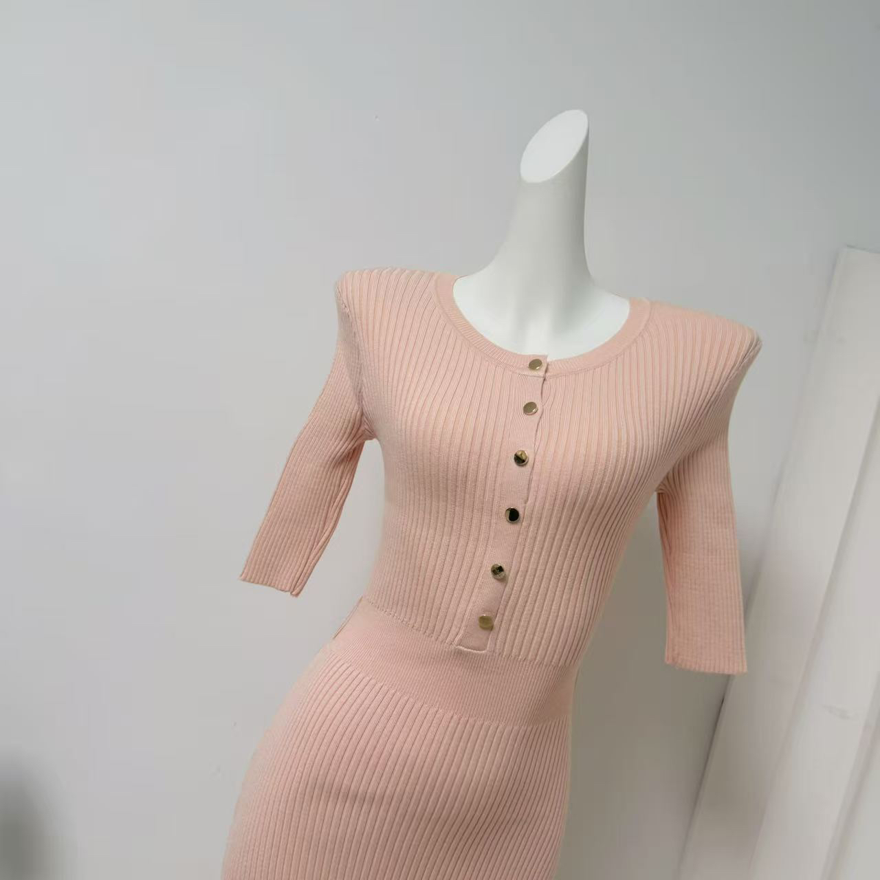 Elegant Slimming Knit Dress for Women Short Sleeve Commute Style - Image 3